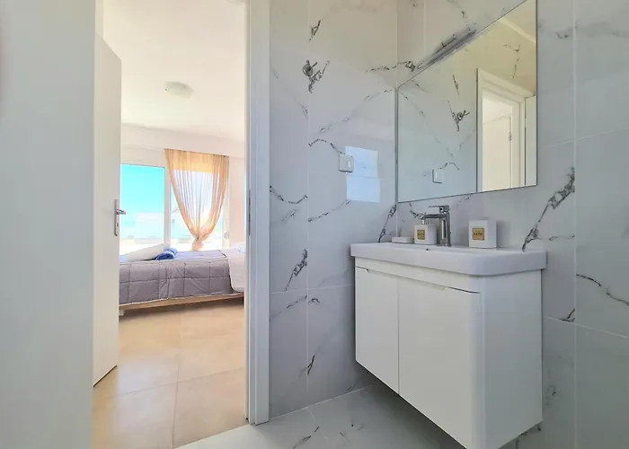 The 4th Seaview فيلة