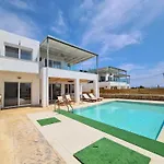 The 4th Seaview Villa *
