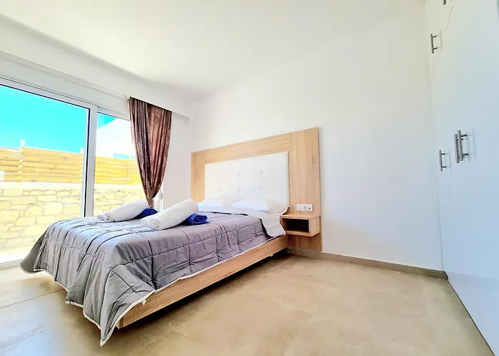 The 4th Seaview Vilă